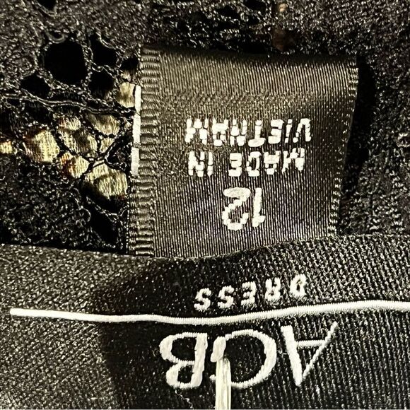 Animal print short sleeve loose fit dress - Picture 10 of 12